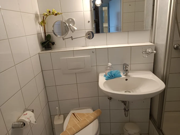 Sauber vorbereitetes Badezimmer